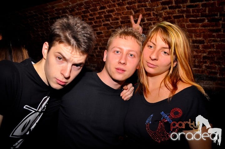 Party Time în Escape, 