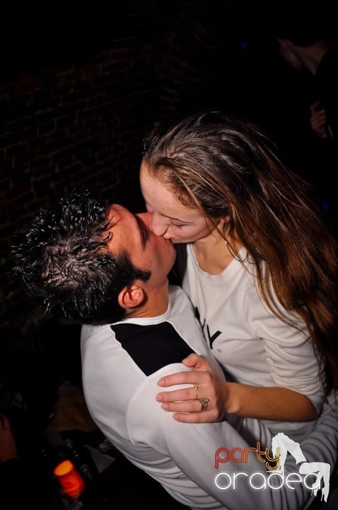 Party Time în Escape, 