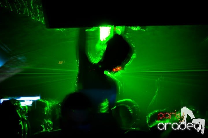 Party Time în Escape, 