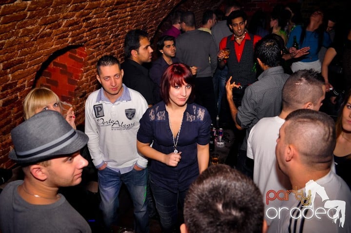 Party Time în Escape, 