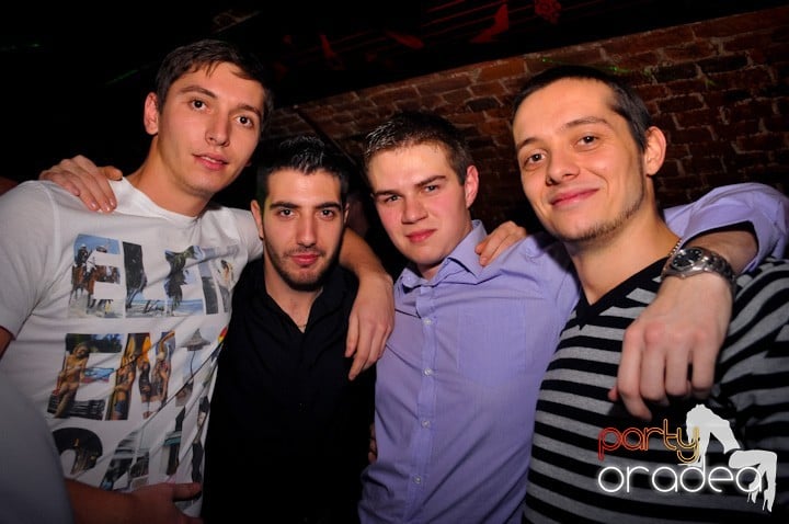 Party Time în Escape, 