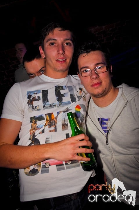 Party Time în Escape, 