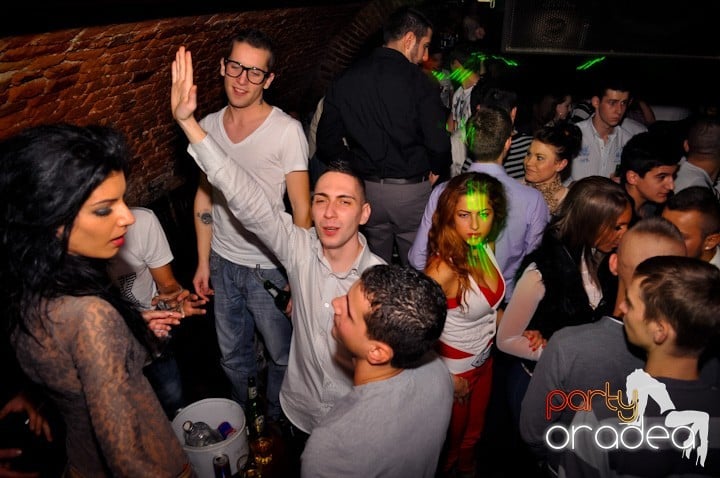 Party Time în Escape, 