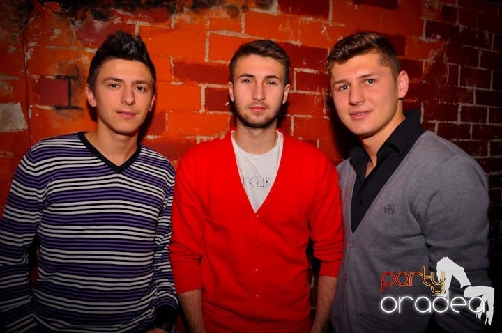 Party Time în Escape, 