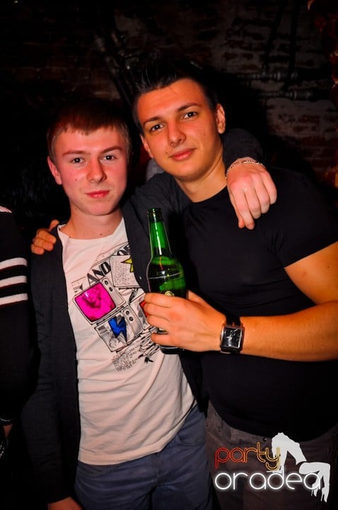 Party Time în Escape, 