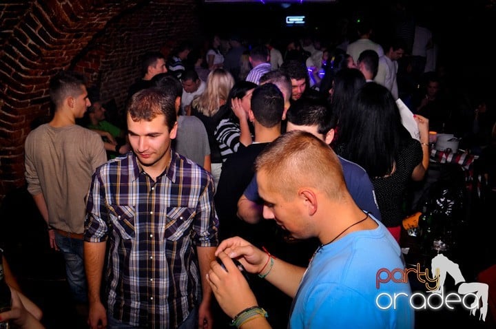 Party Time în Escape, 