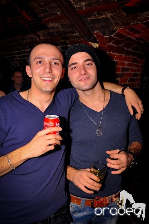 Party Time în Escape, 