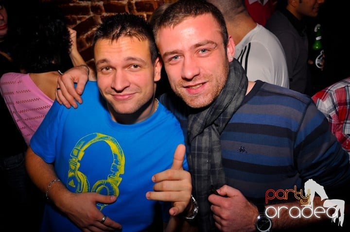 Party Time în Escape, 