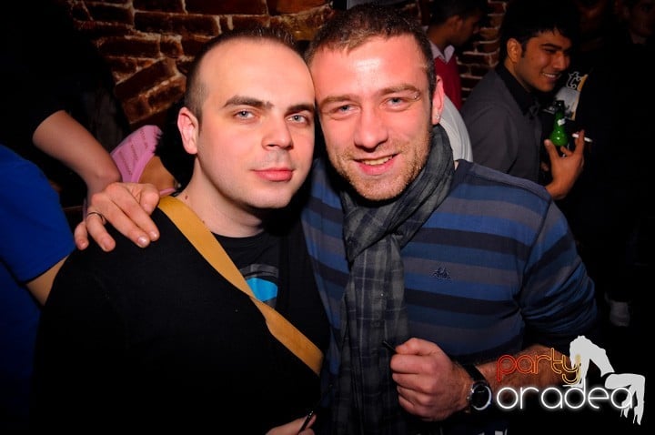 Party Time în Escape, 