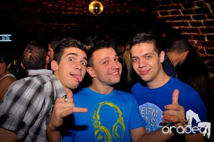 Party Time în Escape, 