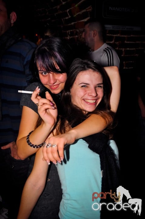 Party Time în Escape, 