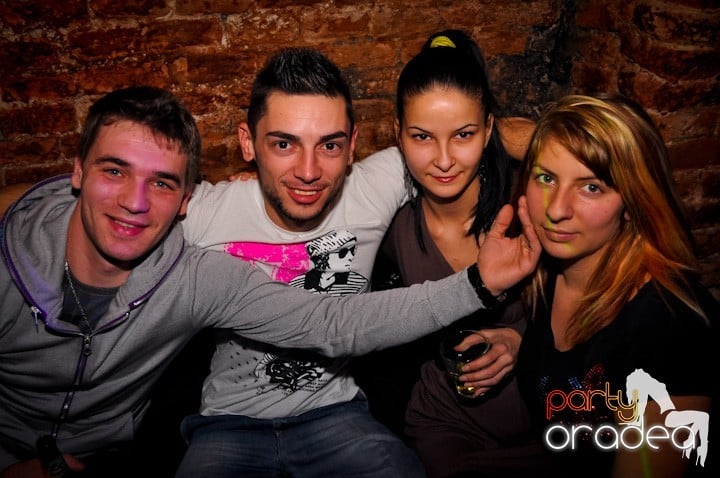 Party Time în Escape, 