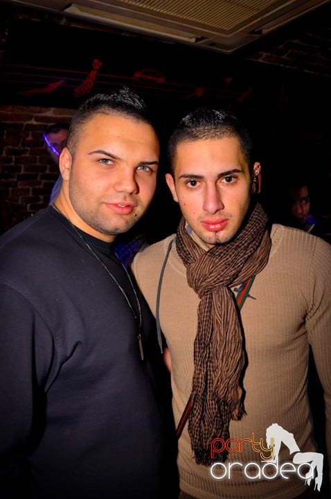 Party Time în Escape, 