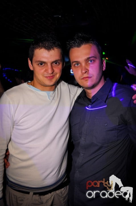 Party Time în Escape, 