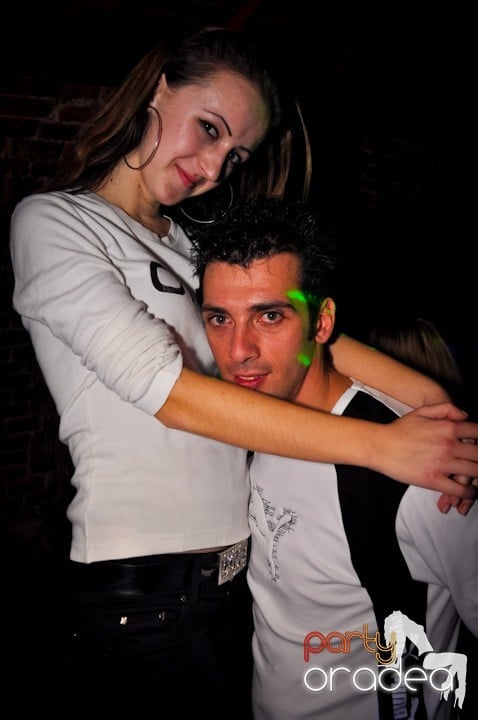 Party Time în Escape, 