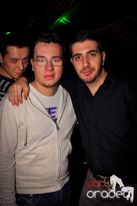 Party Time în Escape, 