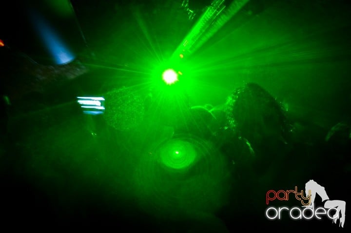 Party Time în Escape, 