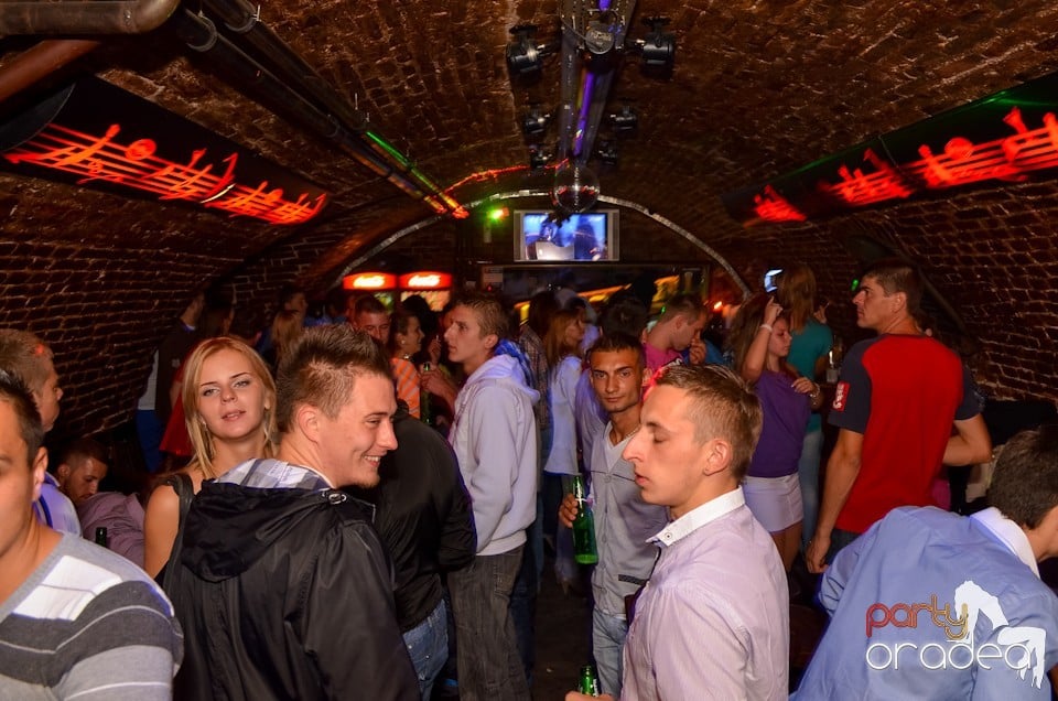 Party Tonight @ Club Escape, 