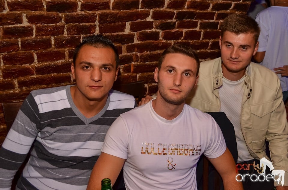 Party Tonight @ Club Escape, 