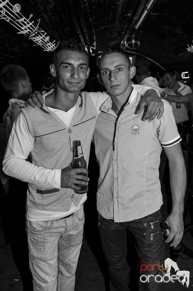 Party Tonight @ Club Escape, 