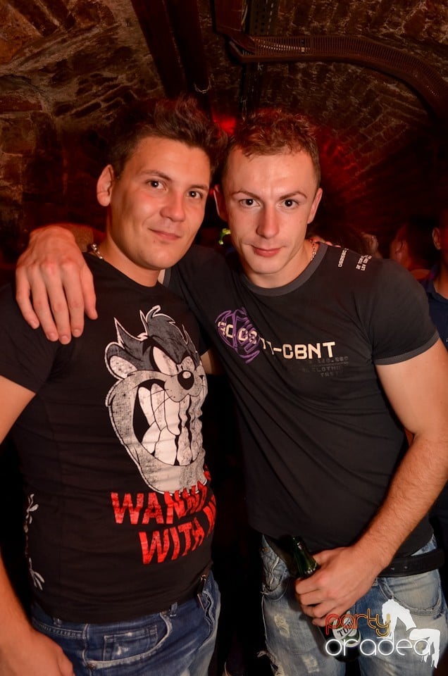 Party Tonight @ Club Escape, 