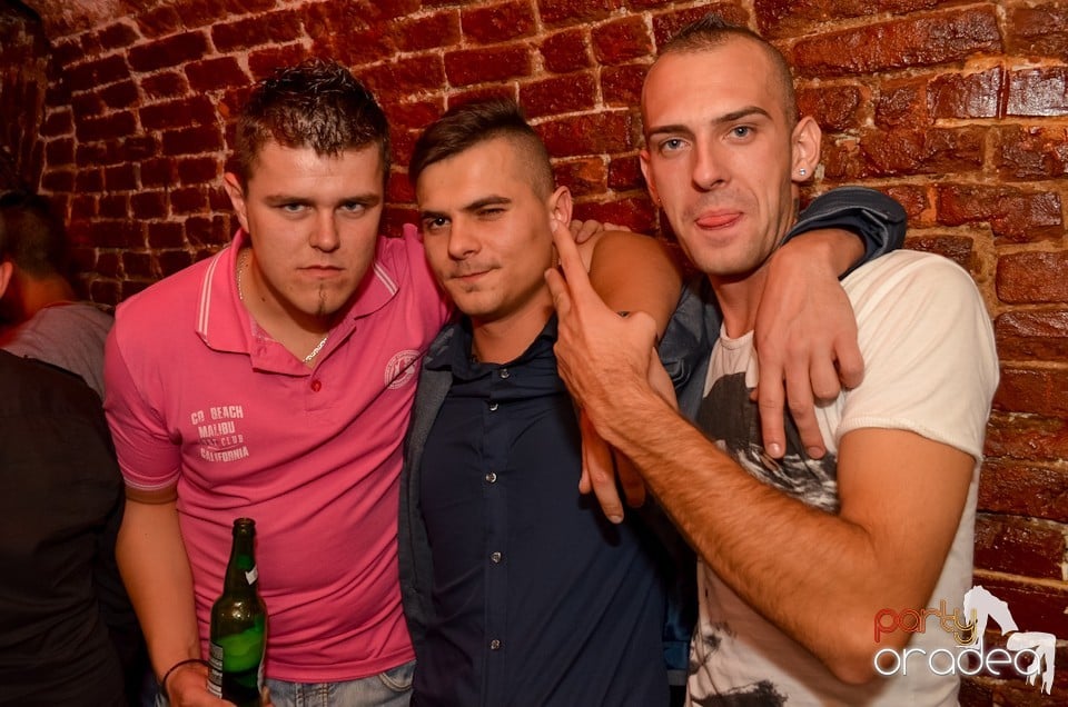 Party Tonight @ Club Escape, 