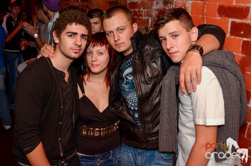 Party Tonight @ Club Escape, 