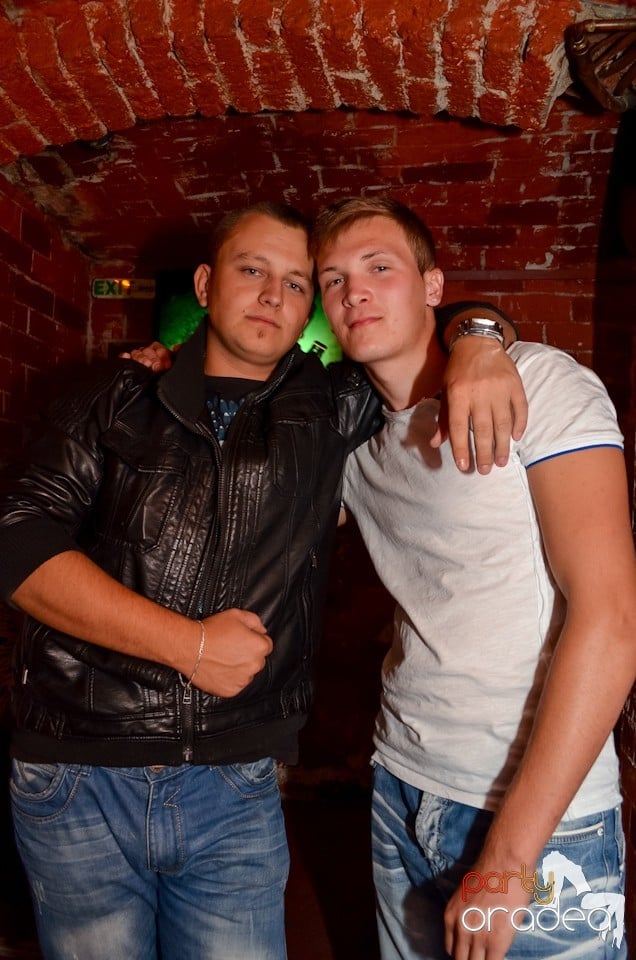 Party Tonight @ Club Escape, 