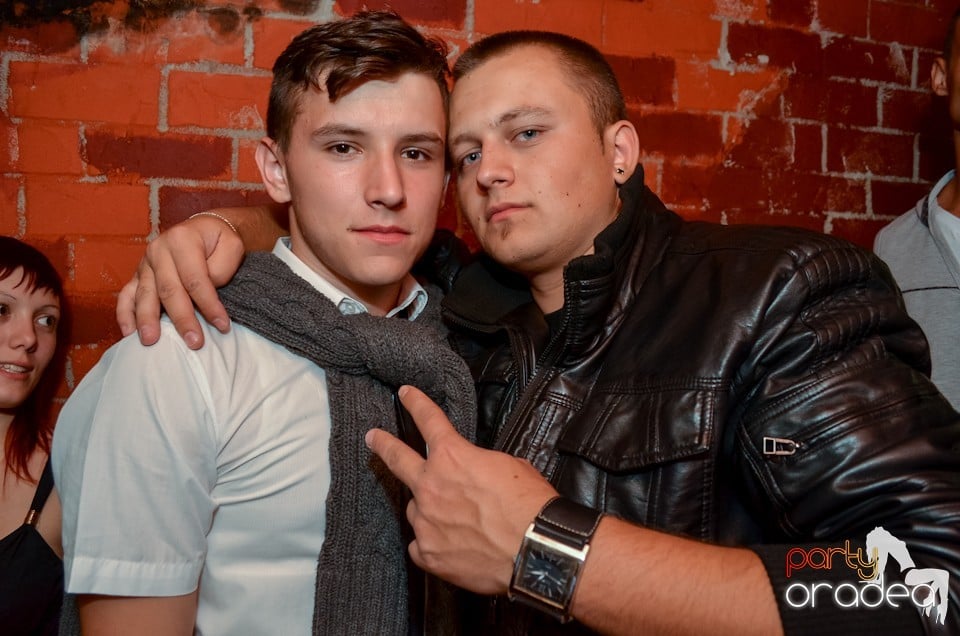 Party Tonight @ Club Escape, 