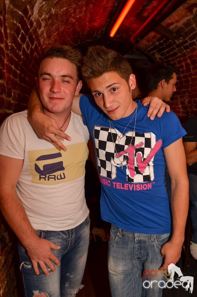 Party Tonight @ Club Escape, 