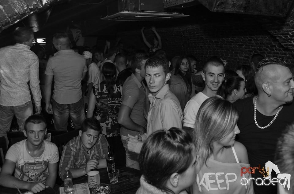 Party Tonight @ Club Escape, 