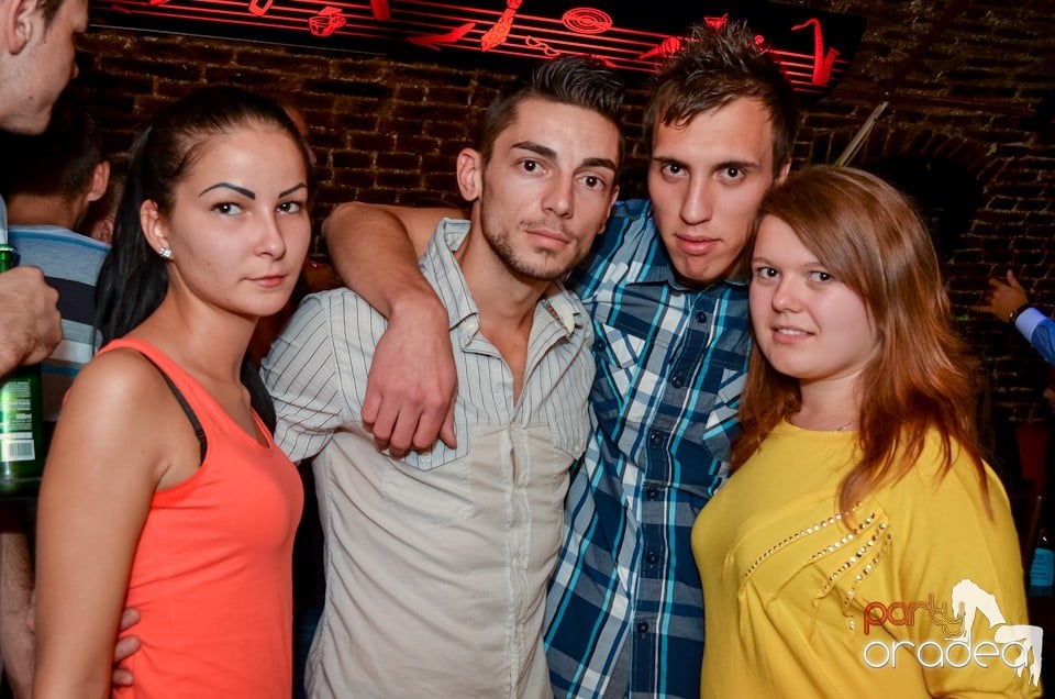 Party Tonight @ Club Escape, 