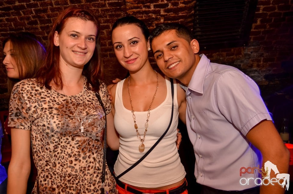 Party Tonight @ Club Escape, 