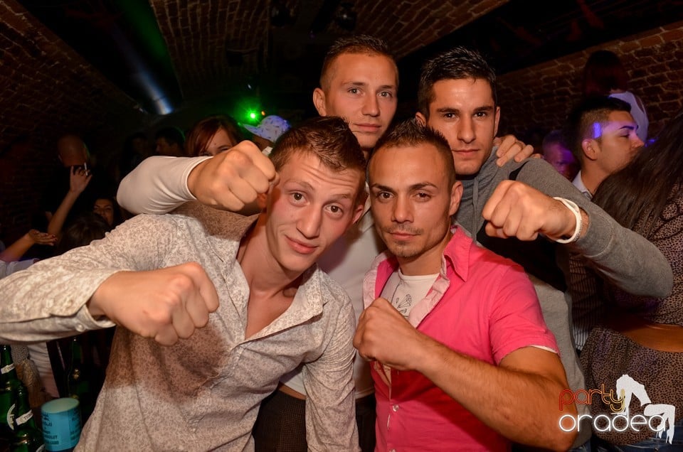 Party Tonight @ Club Escape, 