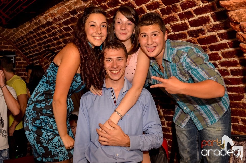 Party Tonight @ Club Escape, 