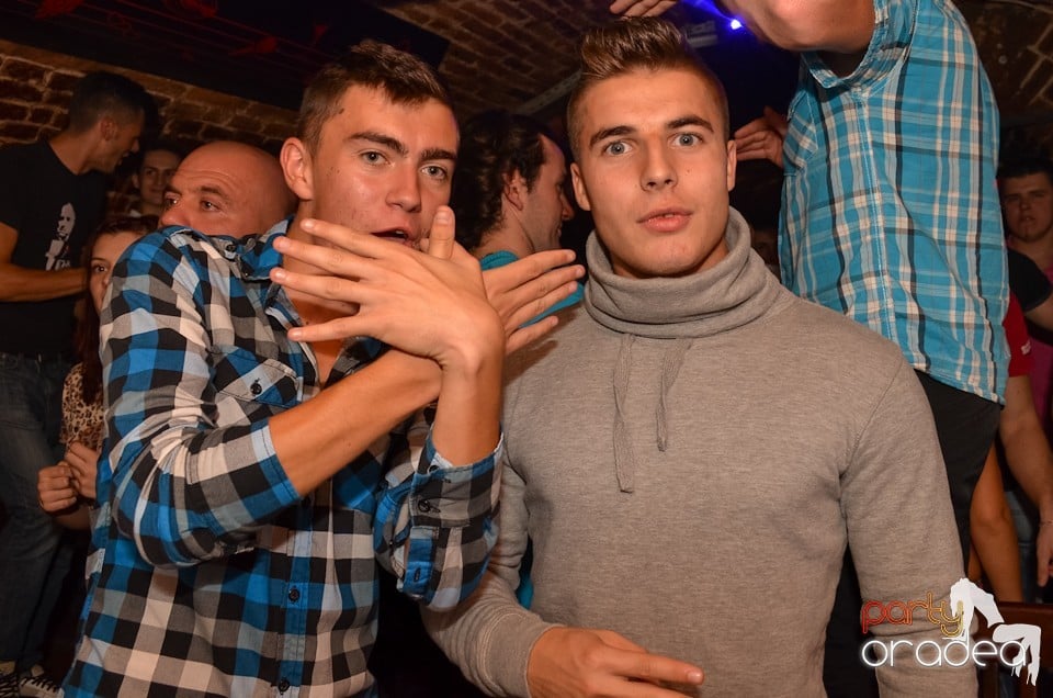 Party Tonight @ Club Escape, 