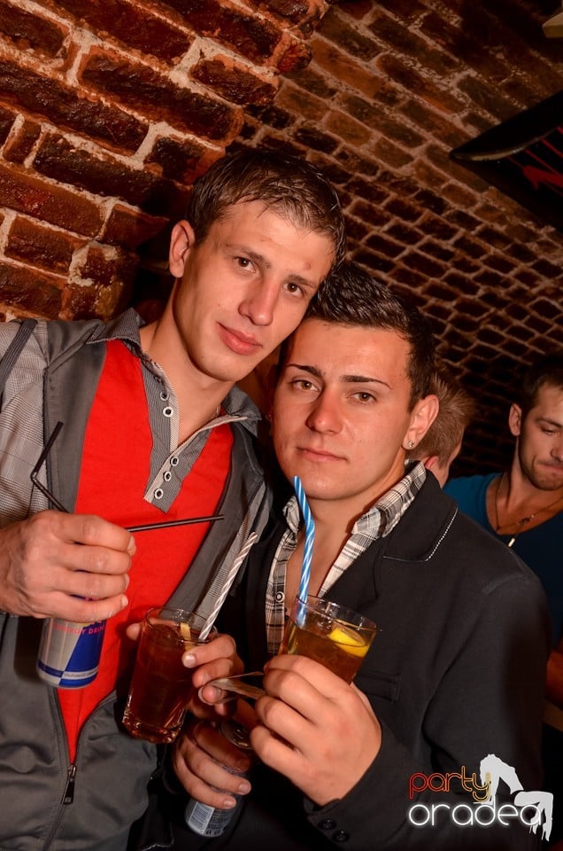 Party Tonight @ Club Escape, 