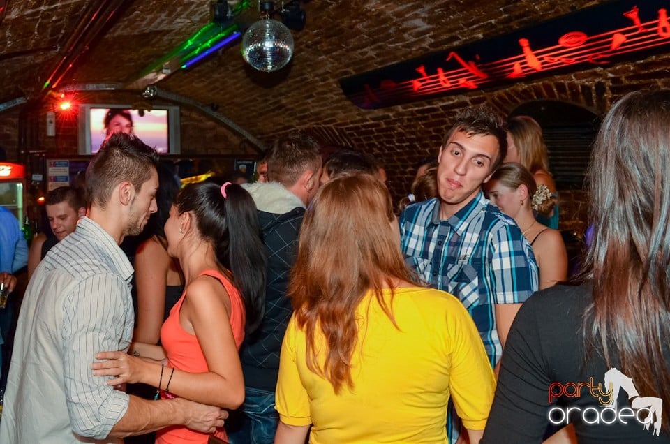 Party Tonight @ Club Escape, 