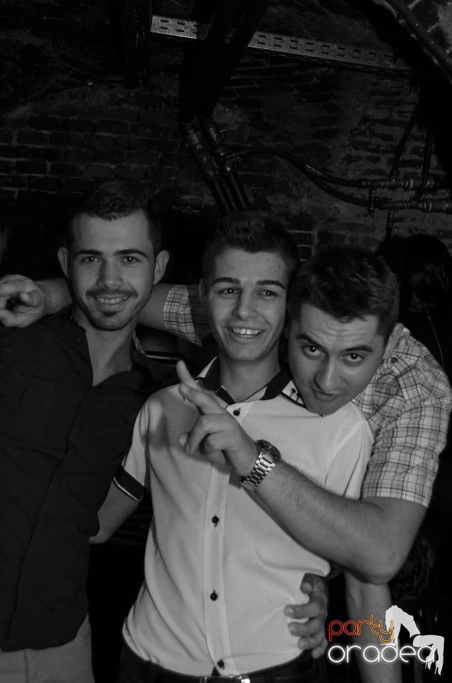 Party Tonight @ Club Escape, 