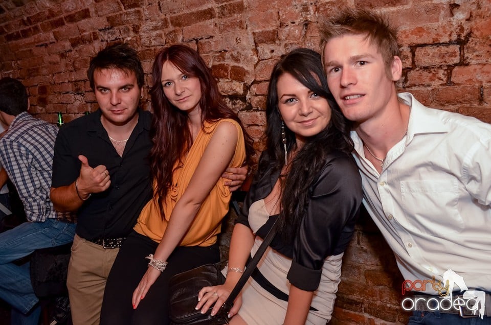 Party Tonight @ Club Escape, 