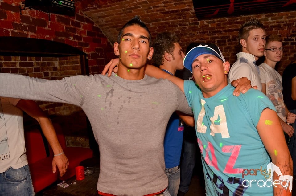 Party Tonight @ Club Escape, 