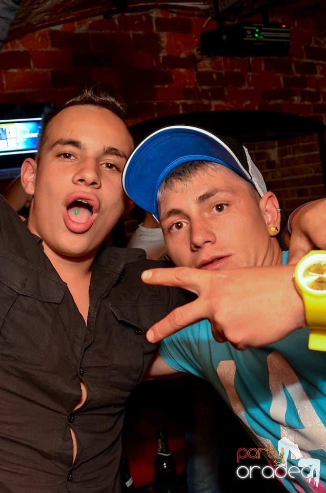 Party Tonight @ Club Escape, 