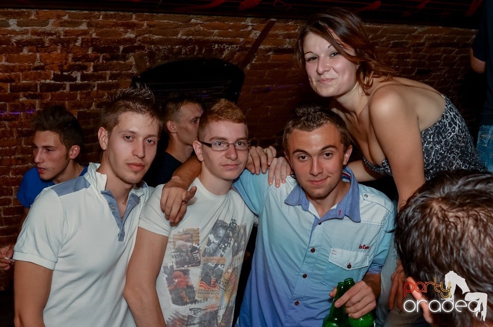 Party Tonight @ Club Escape, 