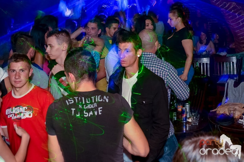 Party Tonight @ Club Escape, 