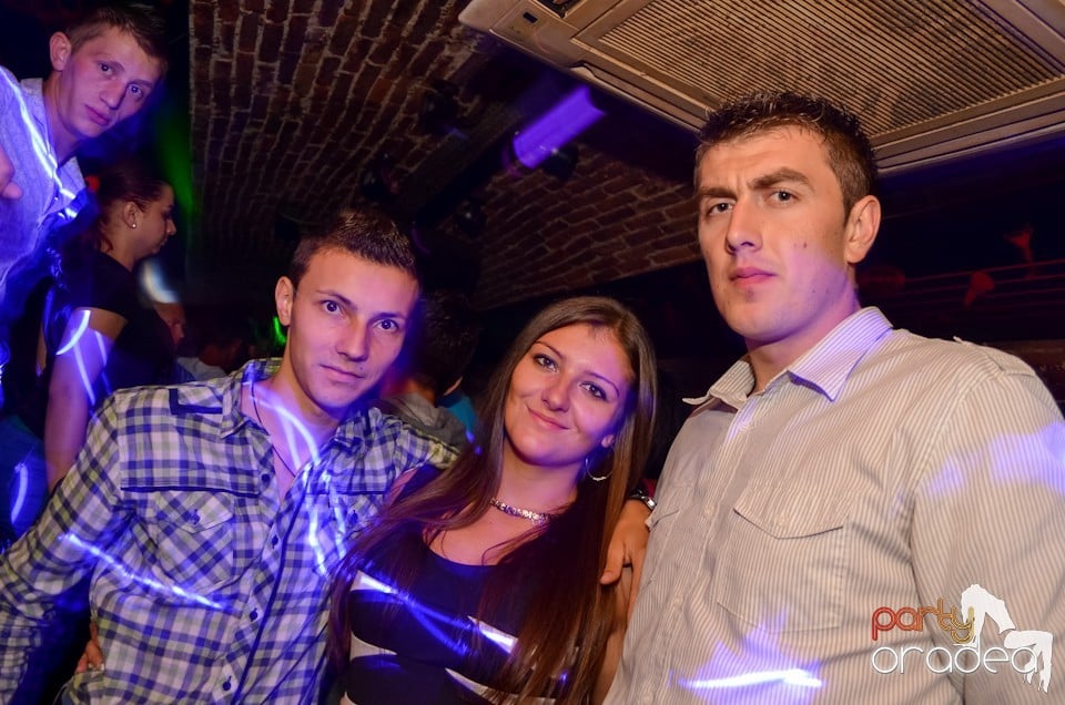 Party Tonight @ Club Escape, 