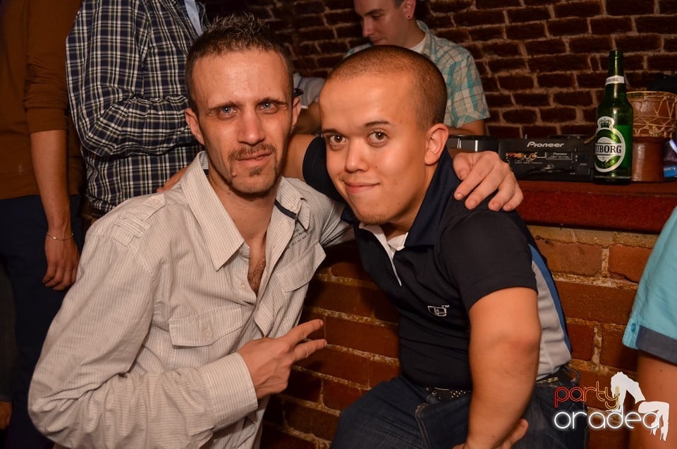 Party Tonight @ Club Escape, 