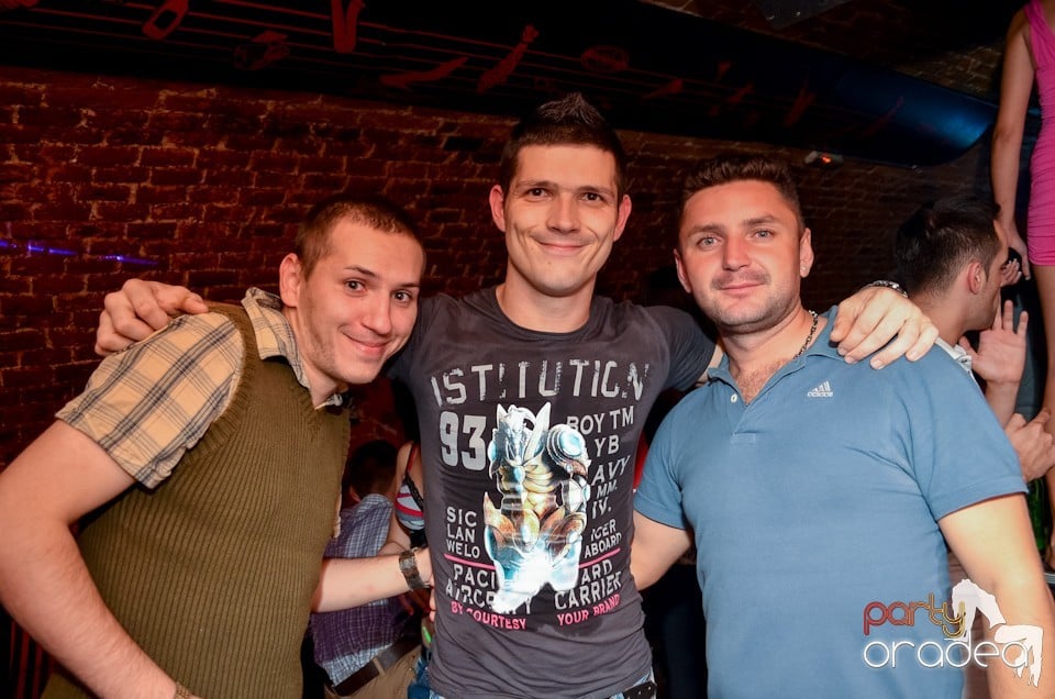 Party Tonight @ Club Escape, 