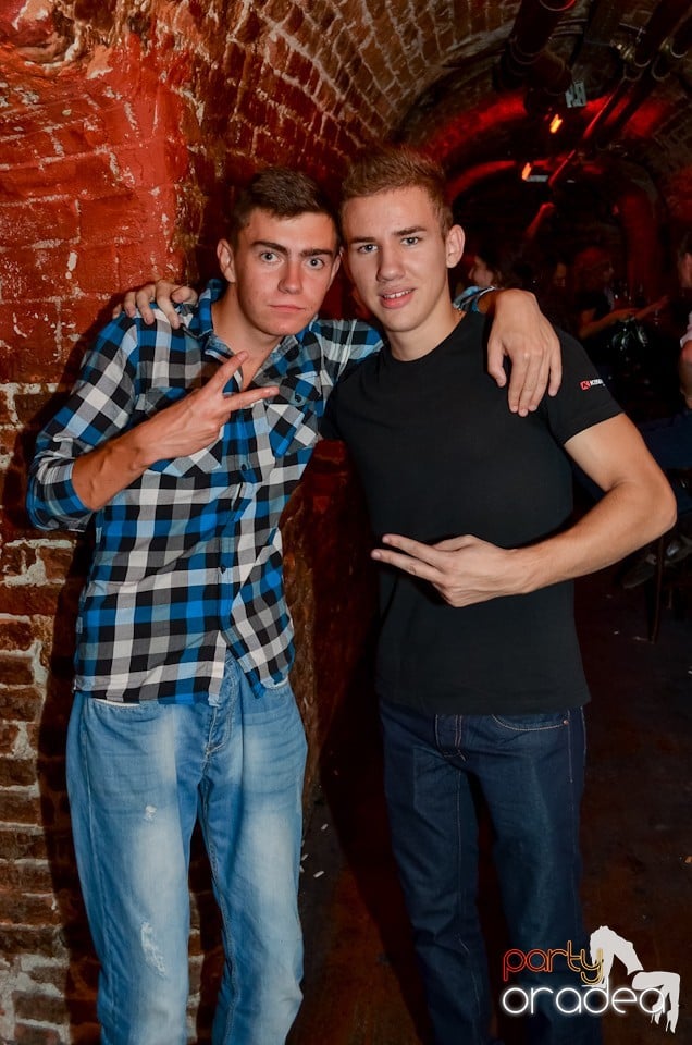 Party Tonight @ Club Escape, 