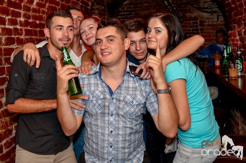 Party Tonight @ Club Escape, 