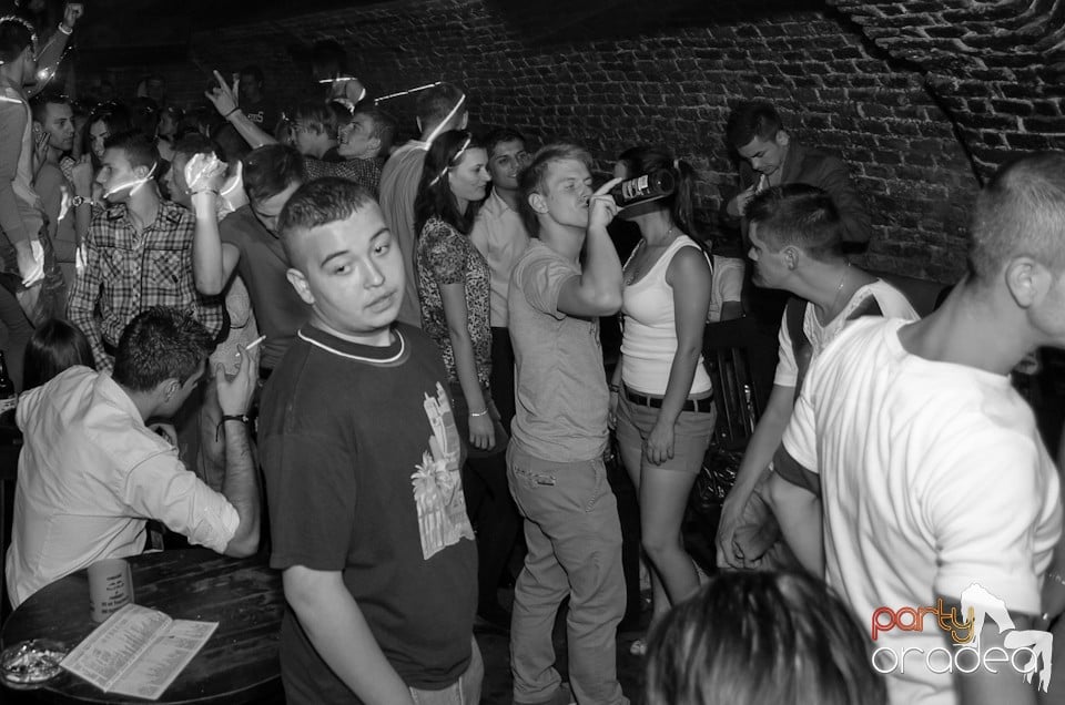 Party Tonight @ Club Escape, 